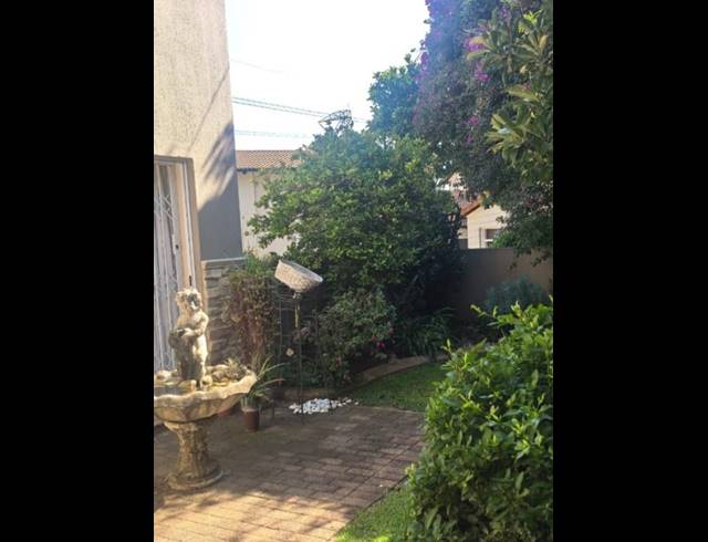 2 BEDROOM TOWNHOUSE FOR SALE IN SUNNYROCK